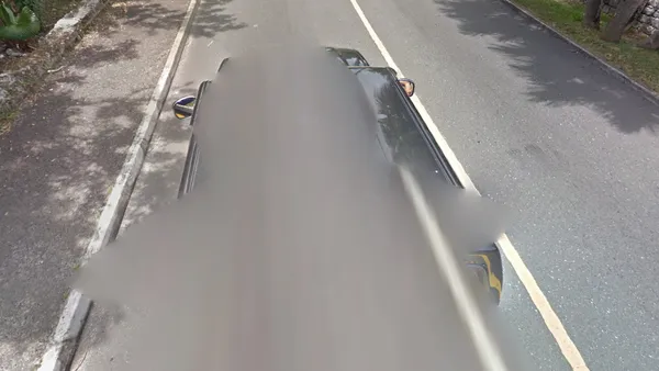 Черный Street View автомобиль с видимой передней частью на Бермудских островах