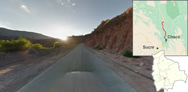 Трасса Ruta 5 около Чако к северу от Сукре, закат и бетонное покрытие