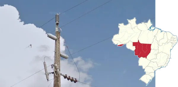 Линии электропередачи с одним изолятором сверху и чередующимися горизонтальными изоляторами