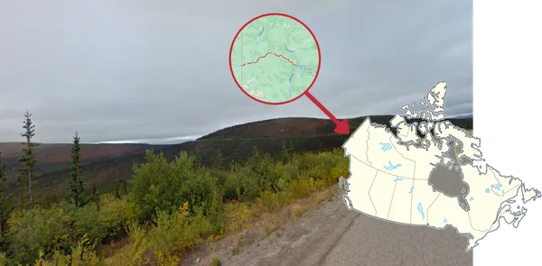 Автомагистраль Top of the World Highway в горах к западу от Доусон-Сити, Юкон