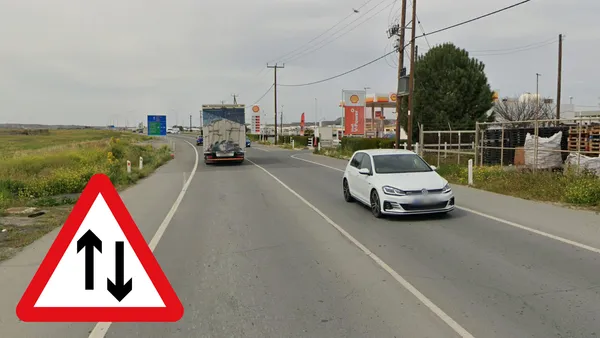 Движение транспорта на Кипре левостороннее на городской улице