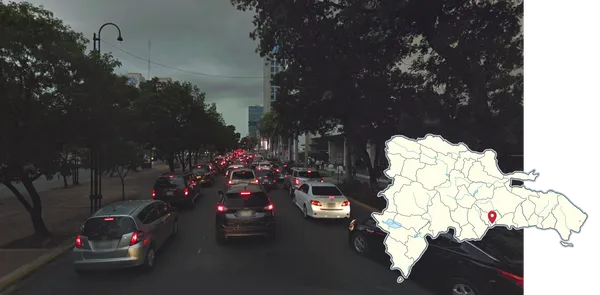 Поздно вечером в Санто-Доминго снята небольшая часть городской улицы
