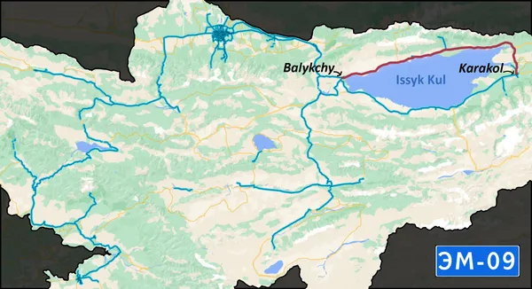 Автодорога EM-9 от Балыкчи к Караколу с видом на озеро Иссык-Куль