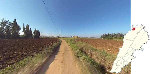 Равнинные сельхозполя Северного Ливана, вид на горы юго-восток
