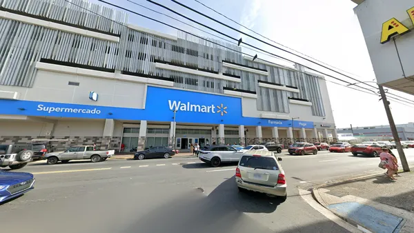 Wal-Mart сетевой магазин в Пуэрто-Рико с американской вывеской