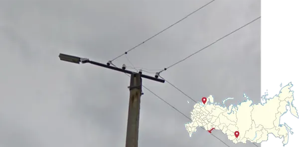 Удлиненные изоляционные планки на металлических столбах на юге Кемеровской области