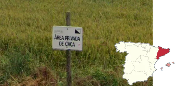 Охотничий знак Àrea privada de Caça на каталонском языке в Каталонии