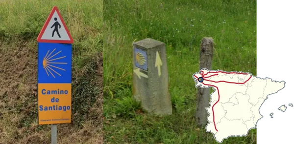 Желтая ракушка на синем дорожном знаке на пути Camino de Santiago