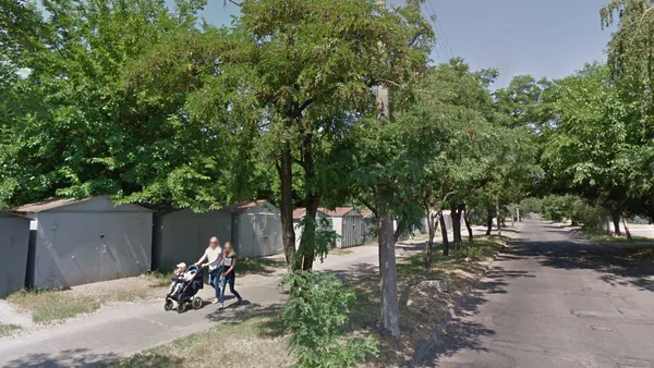 Осенний парк в пяти крупных городах Украины с яркой листвой