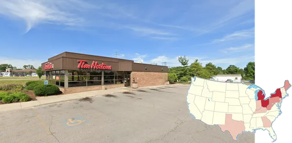 Фасад Tim Hortons на канадско-американской границе Онтарио Квебек