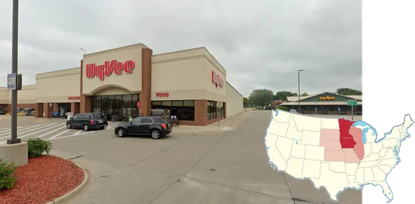 Вывеска Hy-Vee супермаркета в Айове, Миннесоте или Висконсине