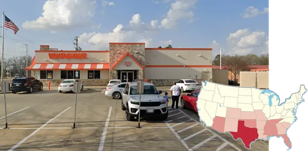 Whataburger ресторан быстрого питания с яркой вывеской в Техасе