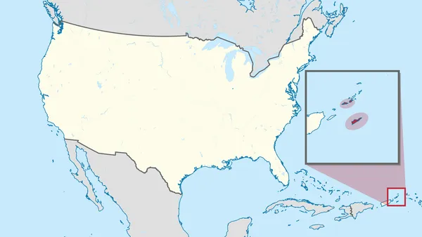 Американские флаги на зданиях столицы на Тортоле, Виргинские острова США